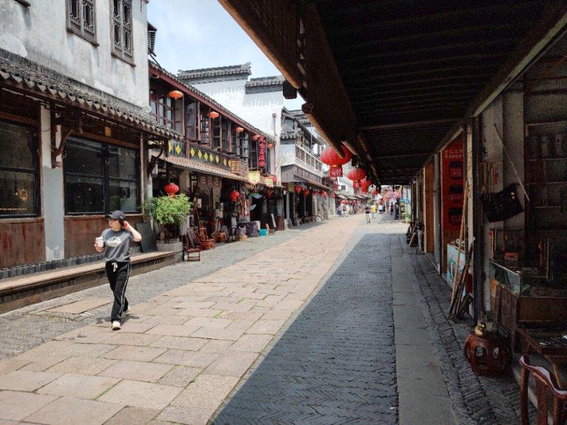 文科卫“三下乡” “零距离”暖民心